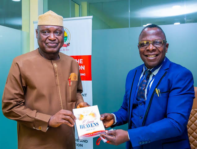 Pastor Tunde Abdullahi with Governor Biodun Oyebanji